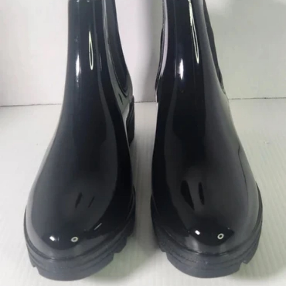 Capelli of New York Black Heeled Boots